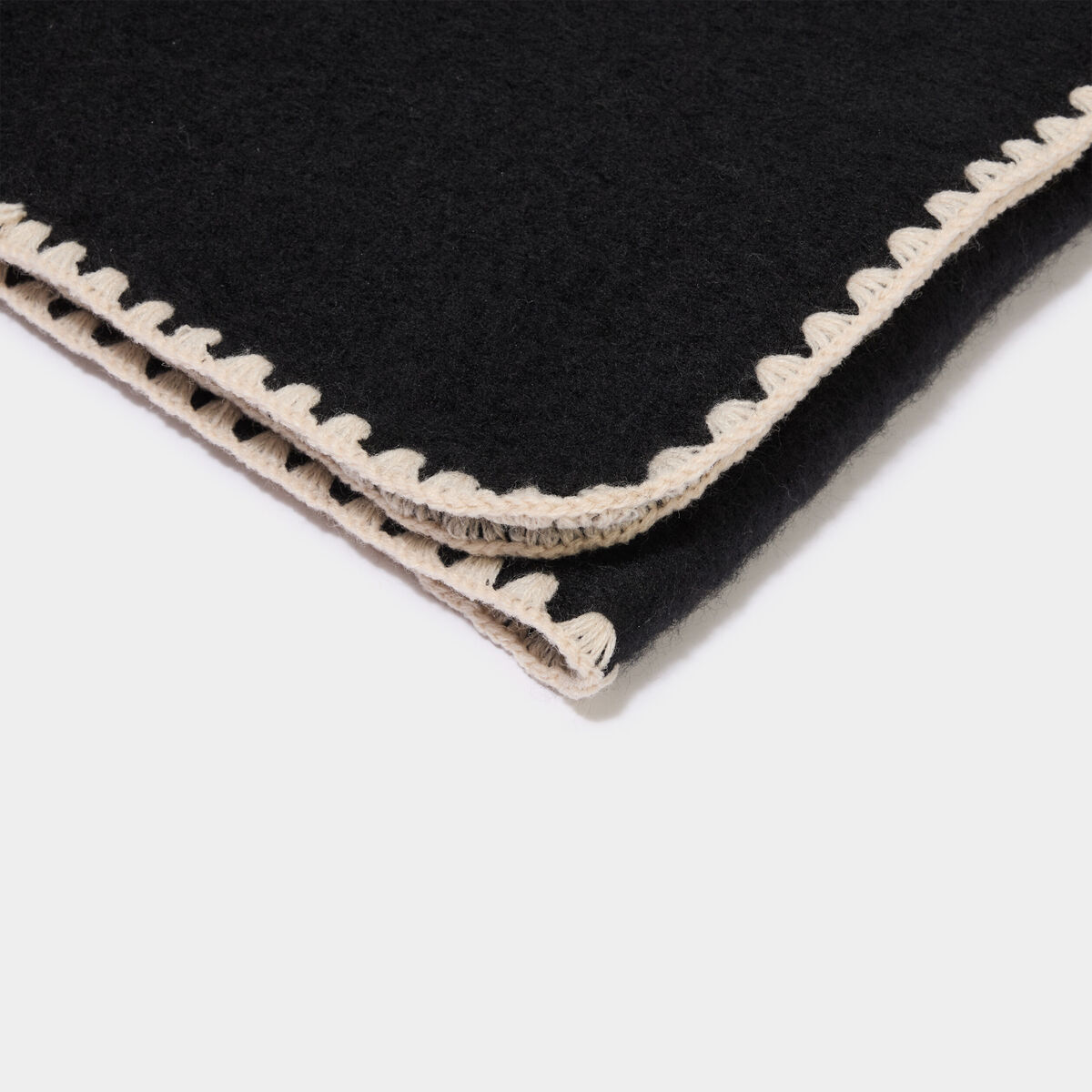 &Eacute;charpe avec broderie contrast&eacute;e noir femme