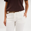Pantalon chino 7/8&egrave;me ceinture tress&eacute;e ecru femme
