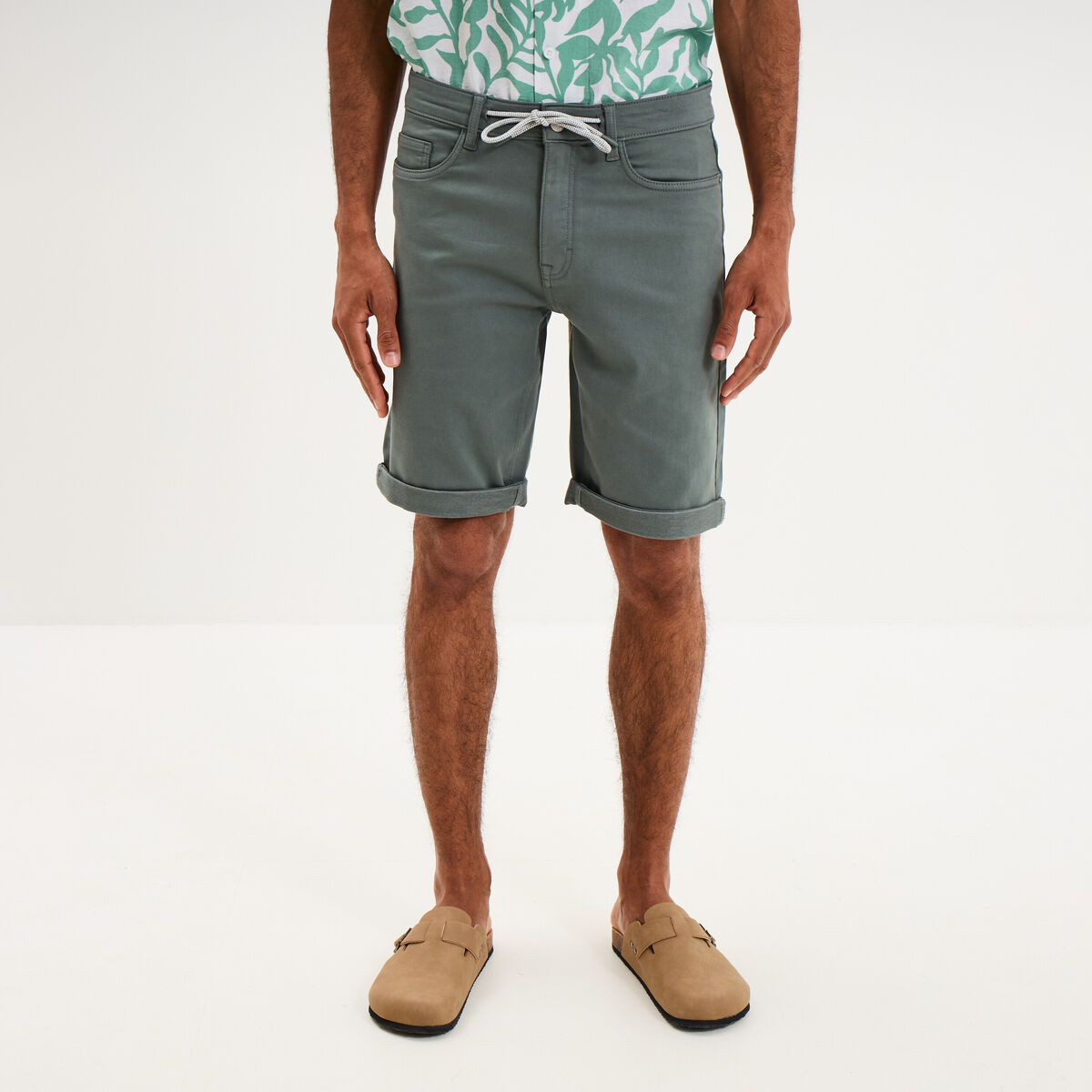 Bermuda en jean straight 5 poches vert kaki homme