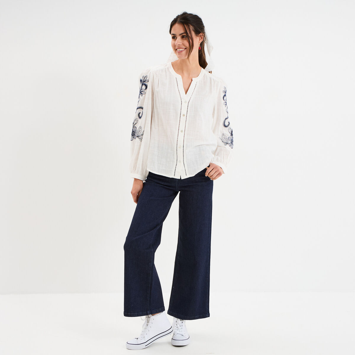 Blouse col tunisien manches brodées ecru femme