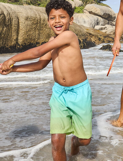 Short de bain bleu garçon