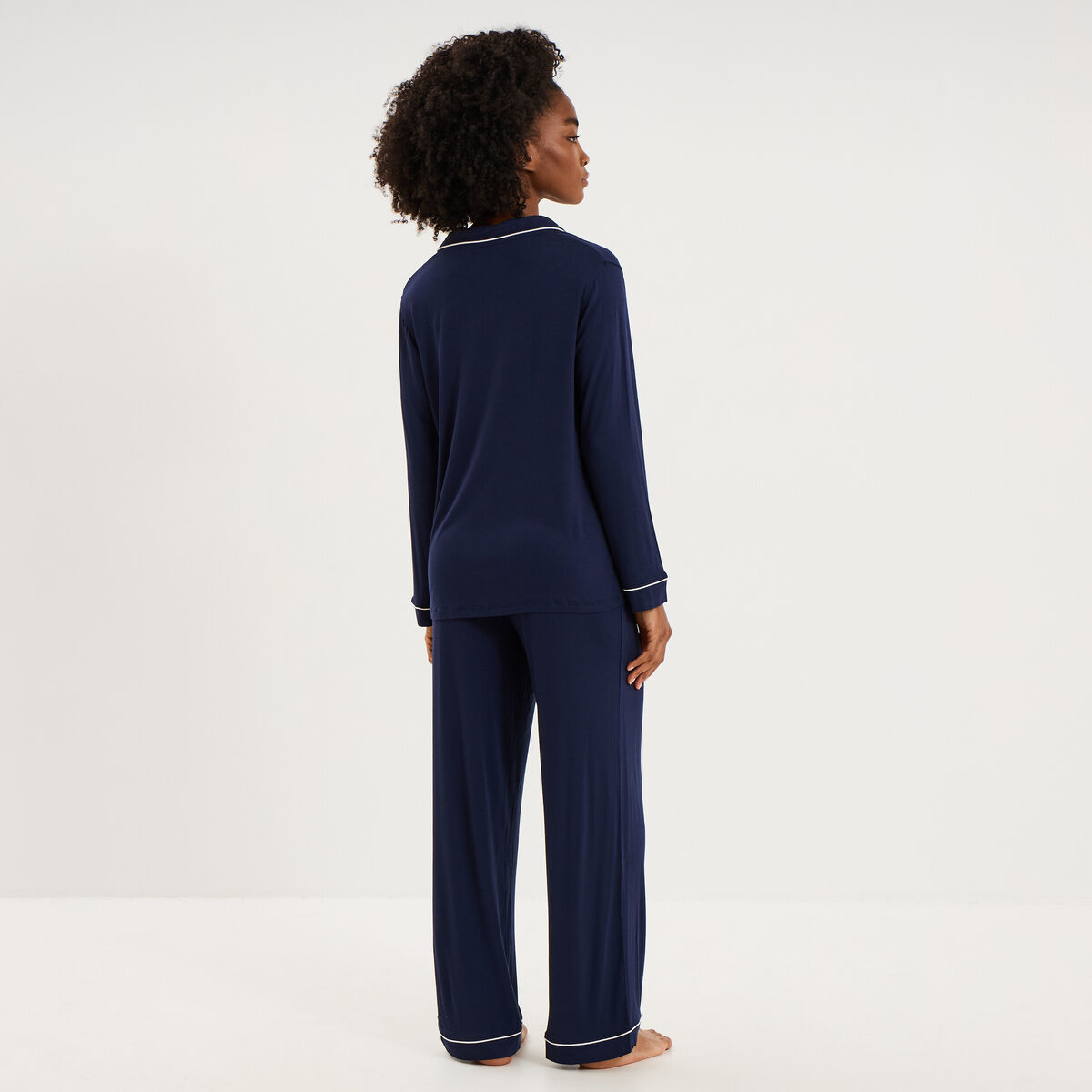 Ensemble pyjama pantalon et chemise bleu marine femme