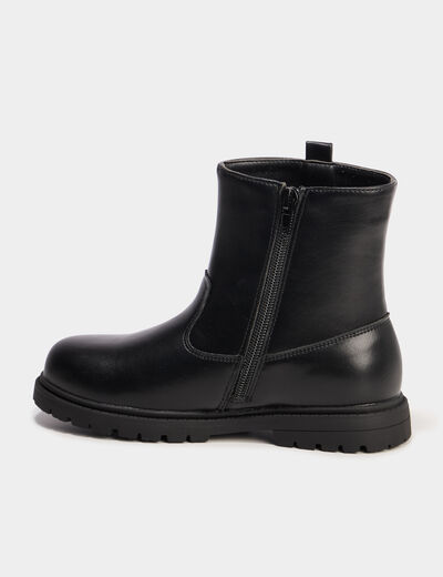 Boots crantées avec clous coeurs noir fille