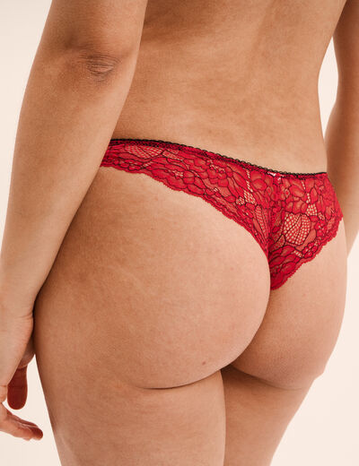 Tanga &agrave; micro dentelle rouge femme