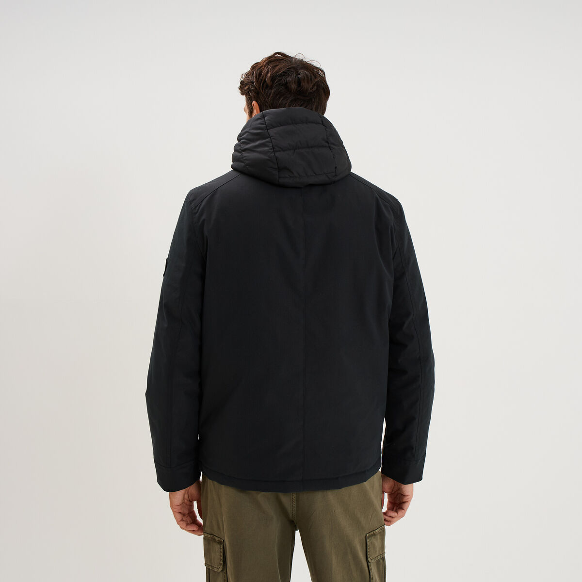 Parka courte d&eacute;perlante &agrave; capuche noir homme
