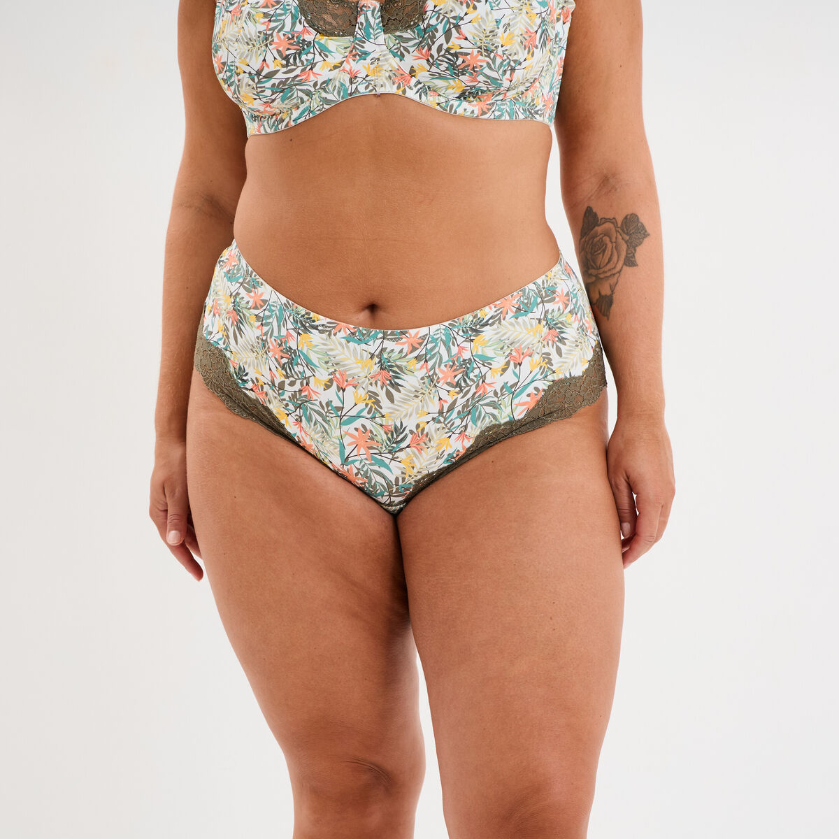 Shorty microfibre blanc femme grande taille
