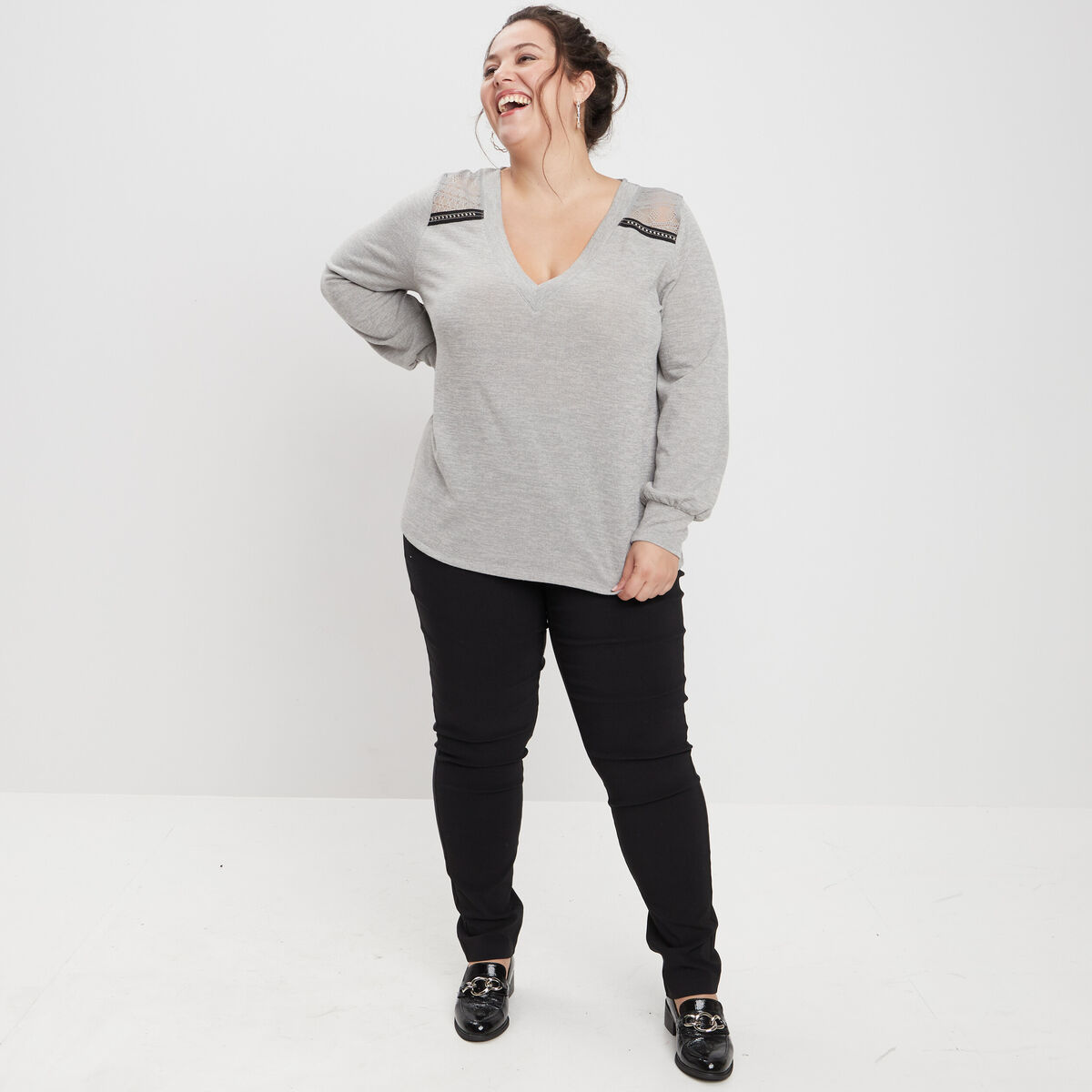 Pull avec col en V gris femme grande taille