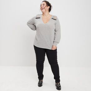pull avec col en v gris femmegt Pull avec col en V gris femme grande taille