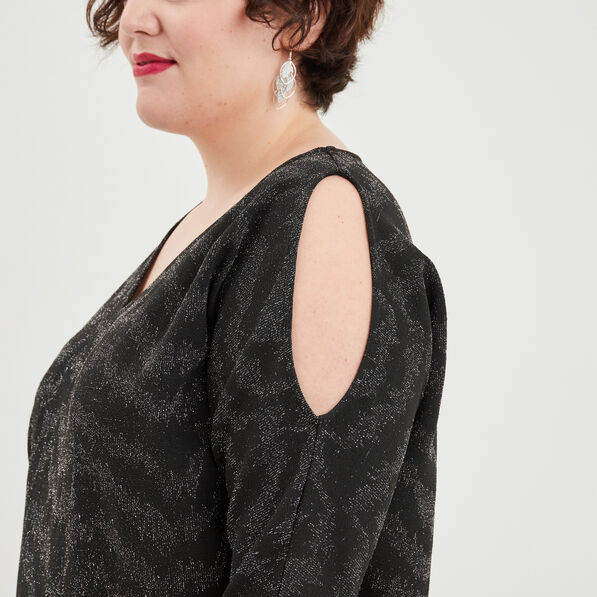 T-shirt fils métallisés et ouvertures noir femme grande taille