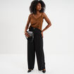 Pantalon large fluide détail boucle noir femme
