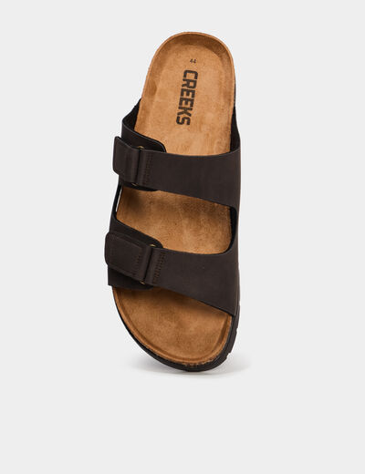 Mules double brides &agrave; scratchs marron homme