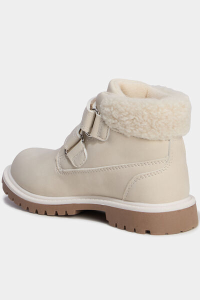 Bottines &agrave; scratchs fausse fourrure creme fille