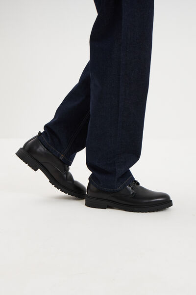 Derbies crant&eacute;es &agrave; lacets noir homme