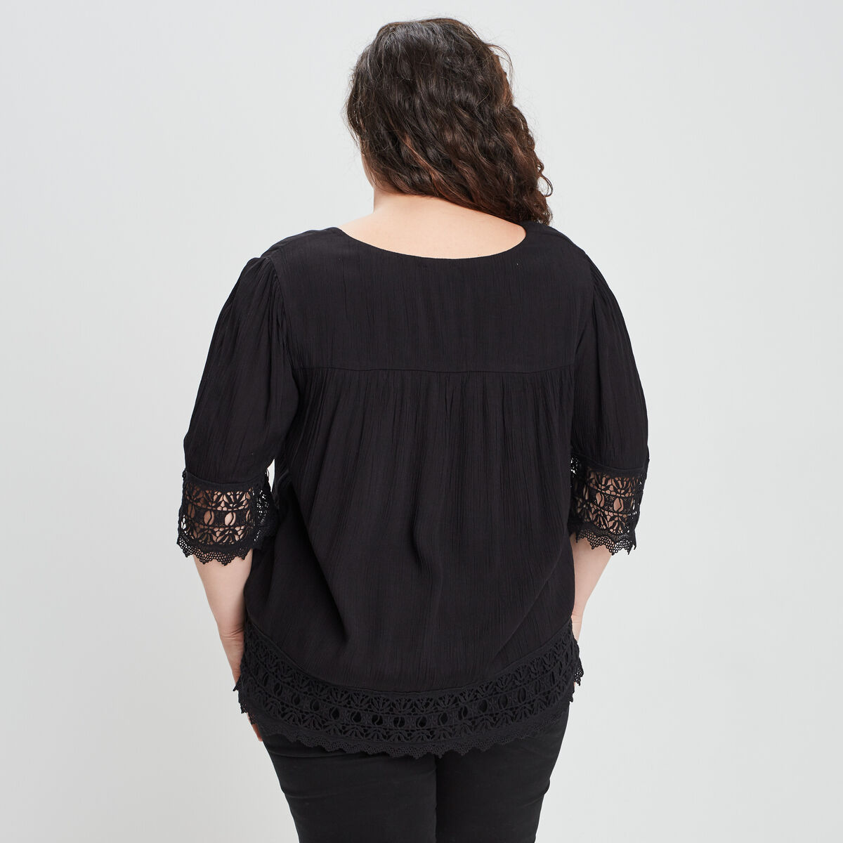 Blouse fluide manches 3/4 en dentelle noir femme grande taille
