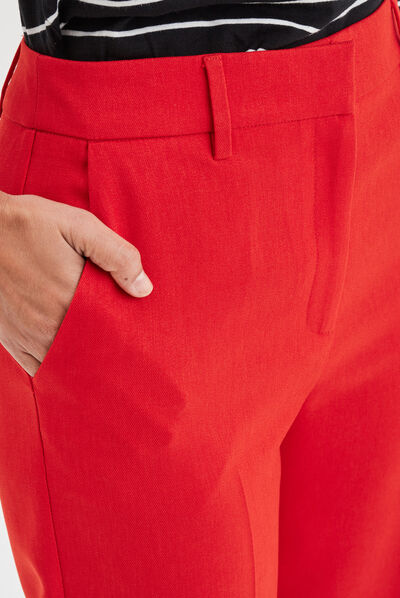 Pantalon cigarette jambe large à pinces rouge femme