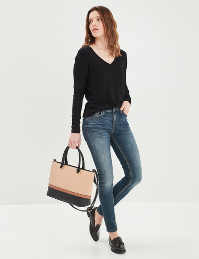 Pull ajusté avec col en V noir femme