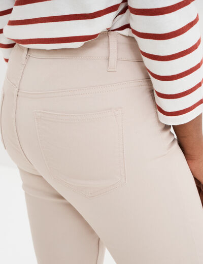 Pantalon slim en coton elasthanne beige femme