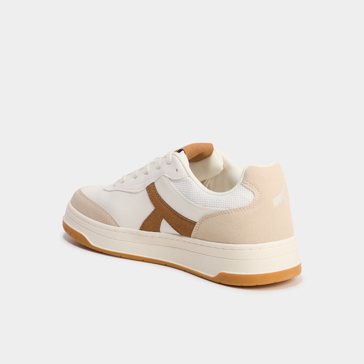 Tennis basses &agrave; lacets semelle plate marron clair homme
