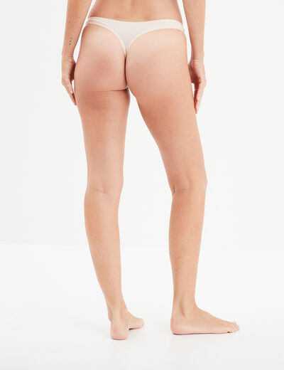String en dentelle rose poudrée femme