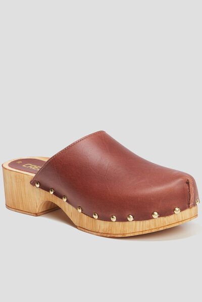 Mules sabots bout fermé en cuir Creeks marron femme