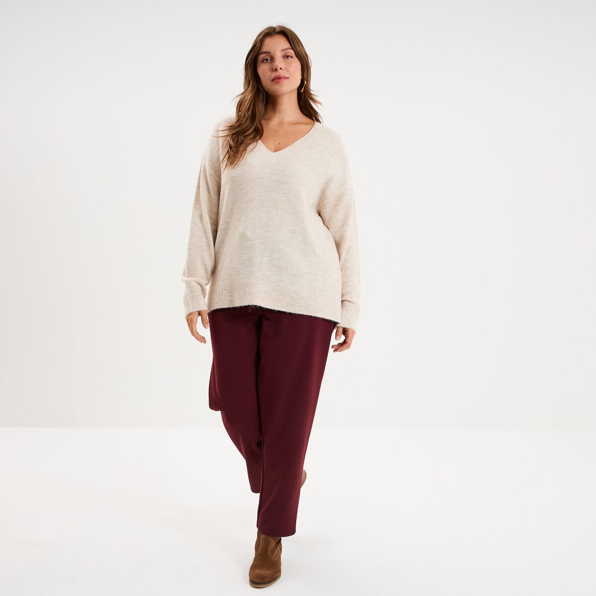 Pull droit col en V manches longues ecru femme grande taille