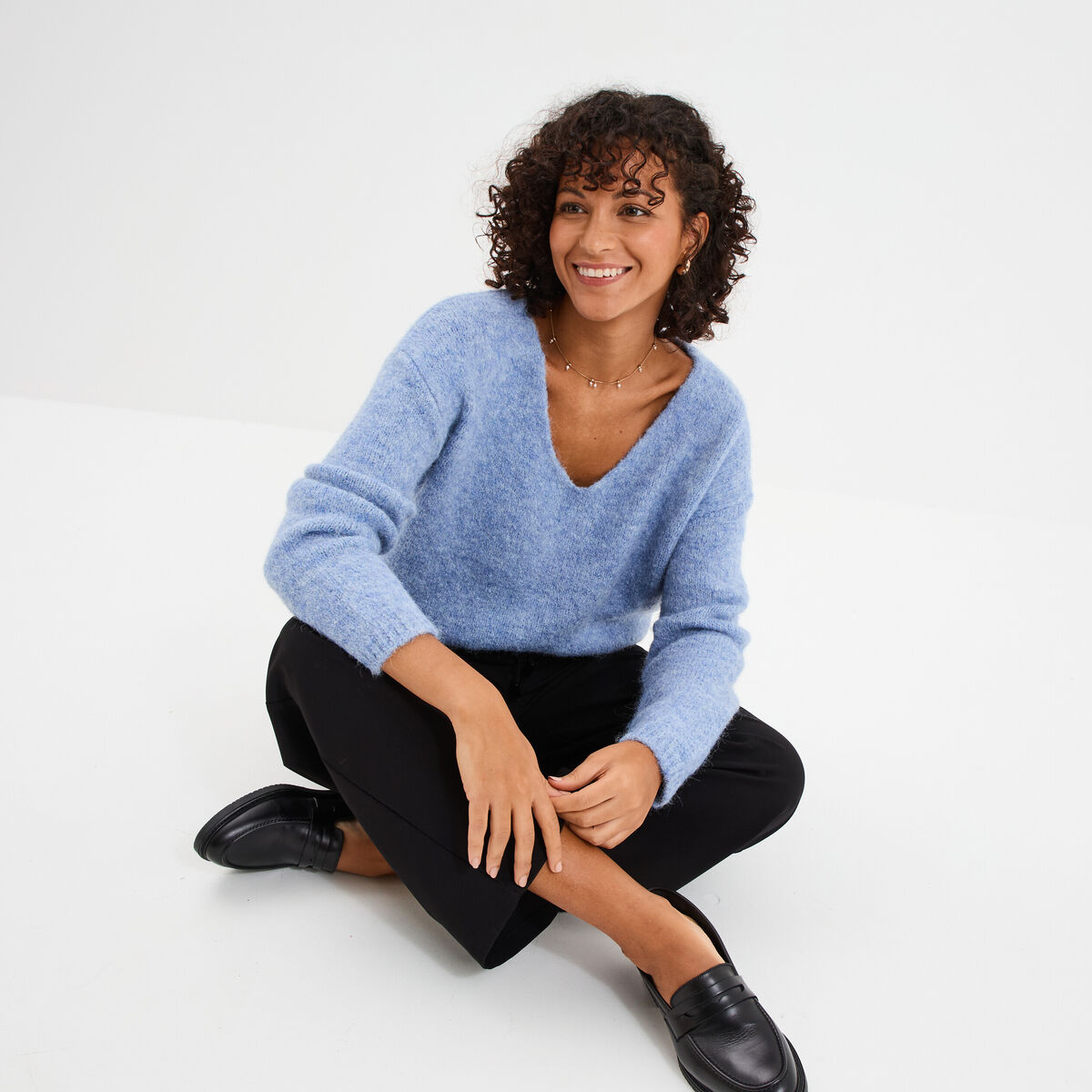 Pull col en V manches longues bleu ciel femme