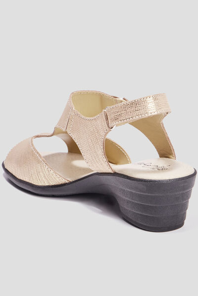 Sandales à talons pied large en cuir sable femme