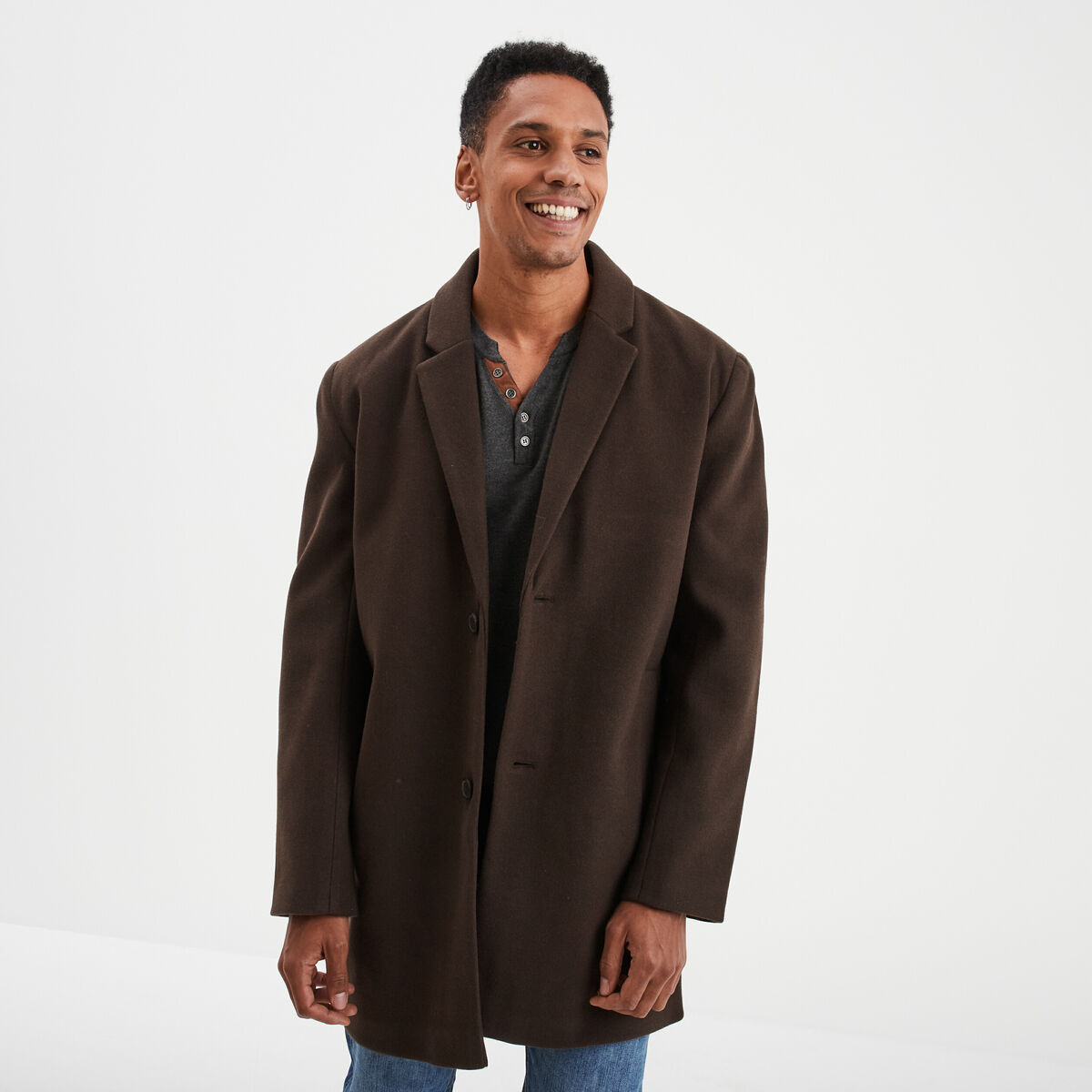 Manteau mi-long boutonn&eacute; et doubl&eacute; marron fonc&eacute; homme