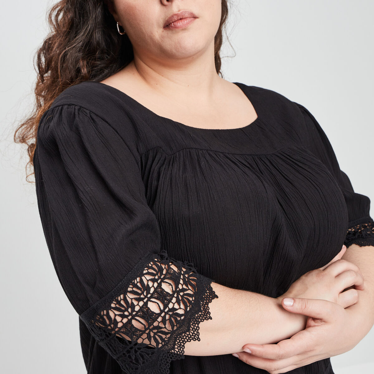 Blouse fluide manches 3/4 en dentelle noir femme grande taille