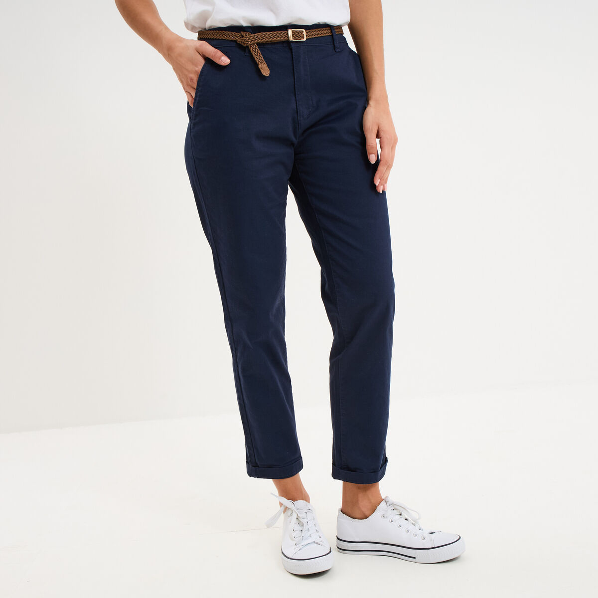 Pantalon chino 7/8&egrave;me ceinture tress&eacute;e bleu marine femme