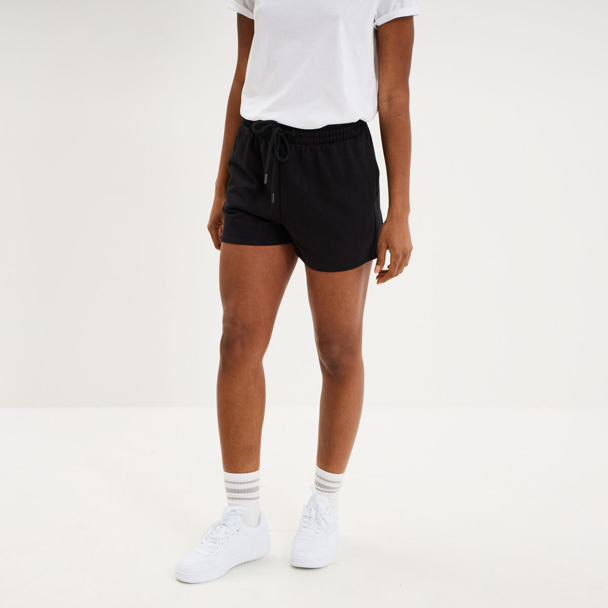 Short de jogging molletonn&eacute; ajust&eacute; noir femme