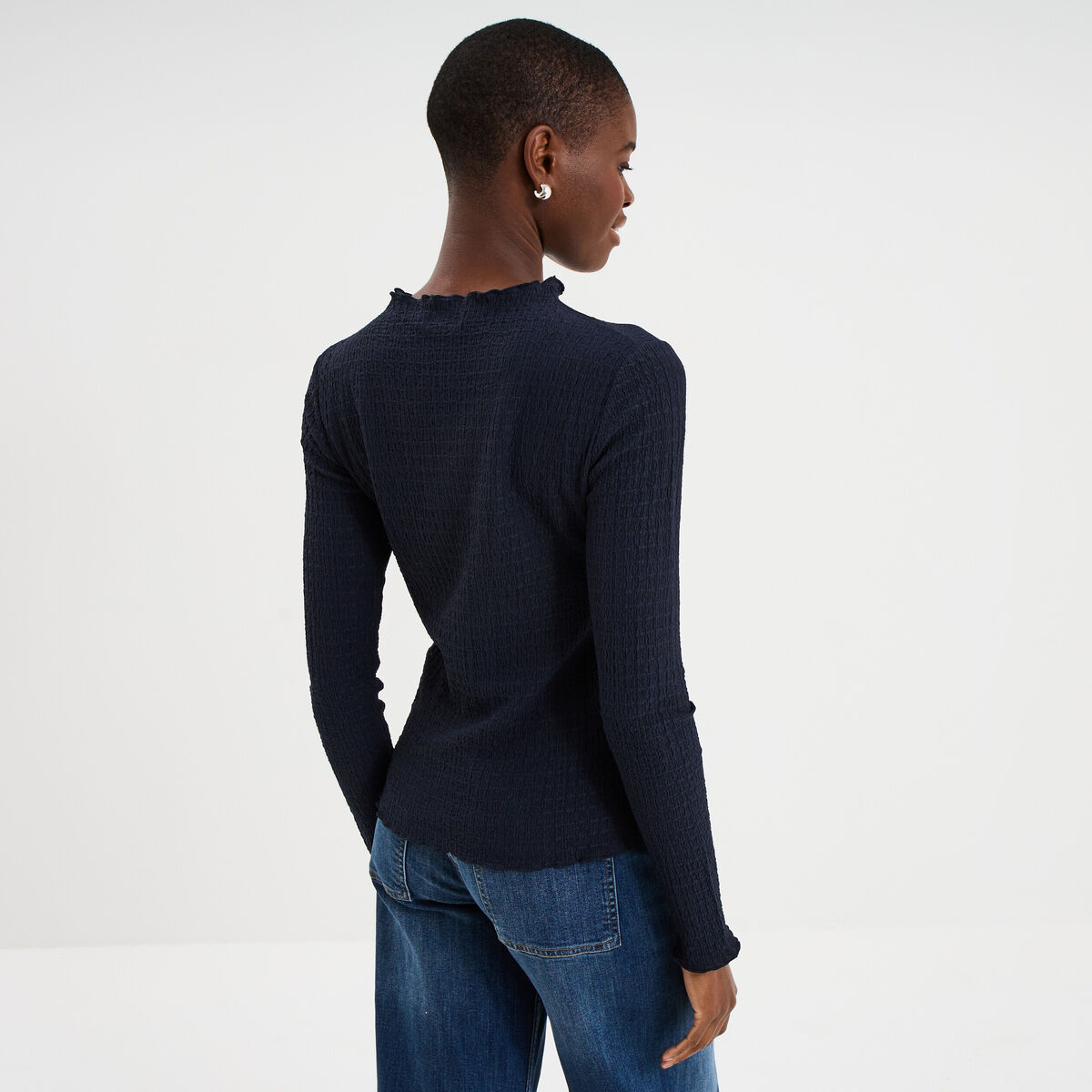 T-shirt effet gaufr&eacute; col montant bleu fonc&eacute; femme