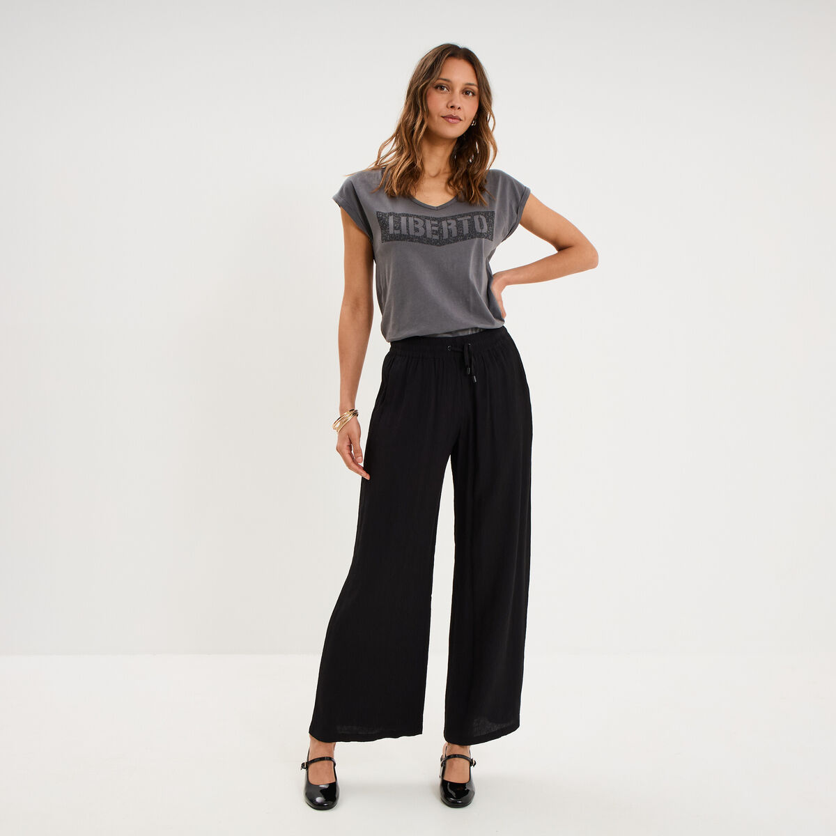 T-shirt d&eacute;lav&eacute; en coton gris fonc&eacute; femme