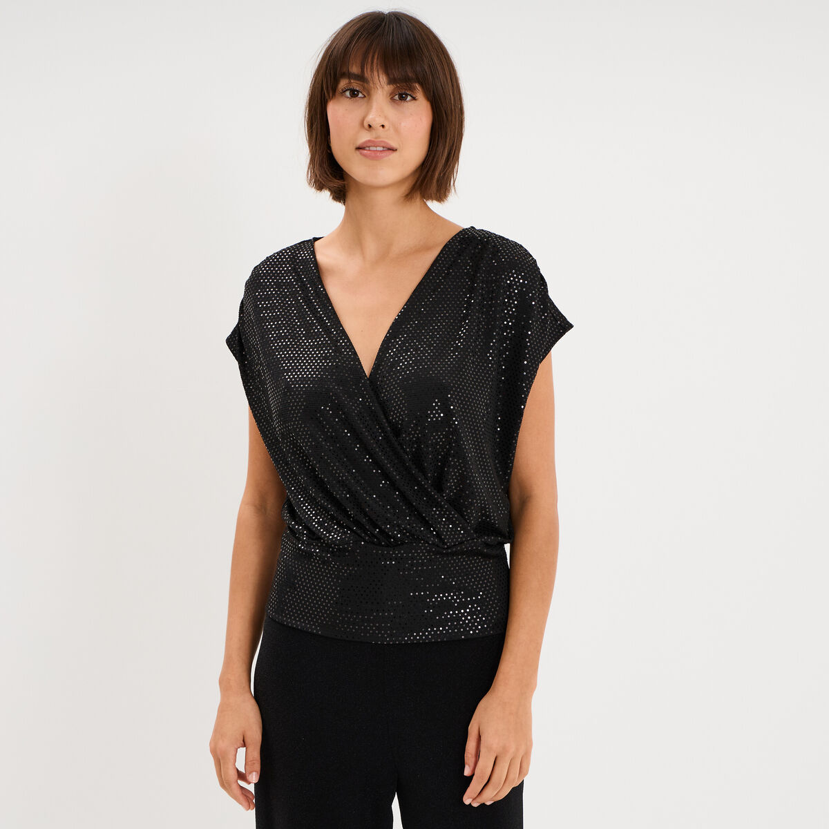T-shirt &agrave; paillettes col cache-coeur noir femme
