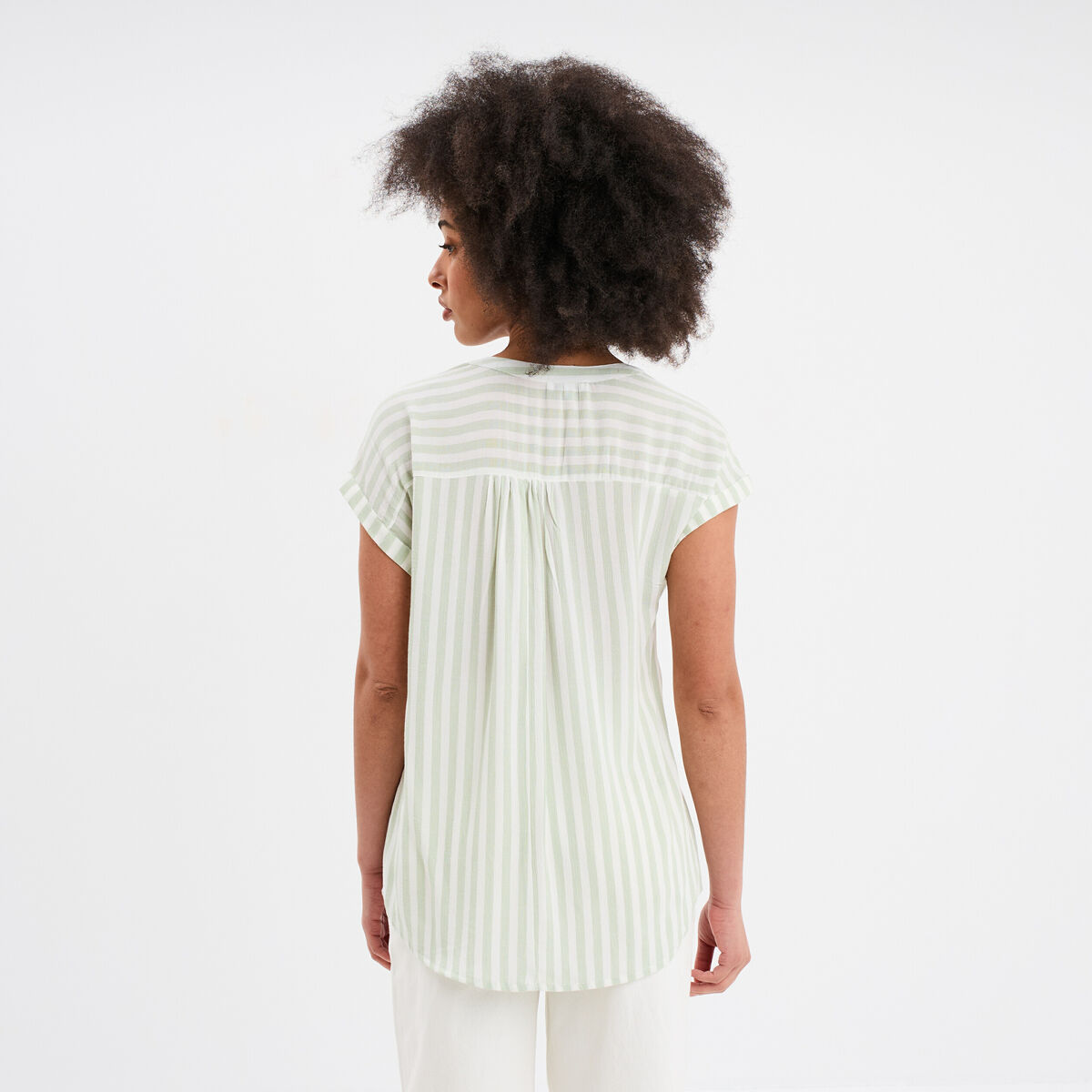 Blouse cr&eacute;pon manches courtes vert kaki femme