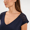 T-shirt col en V ajour&eacute; &eacute;paules et dos bleu fonc&eacute; femme