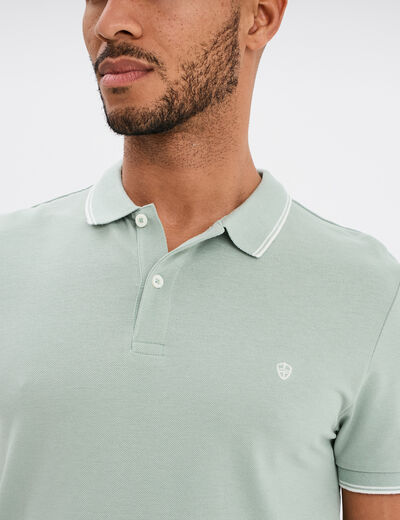 Polo manches courtes bords contrastés vert pastel homme