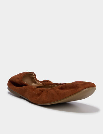 Ballerines &eacute;lastiqu&eacute;es effet su&eacute;dine marron femme