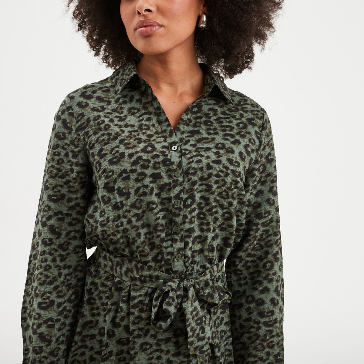 Robe chemise longue nou&eacute;e vert kaki femme