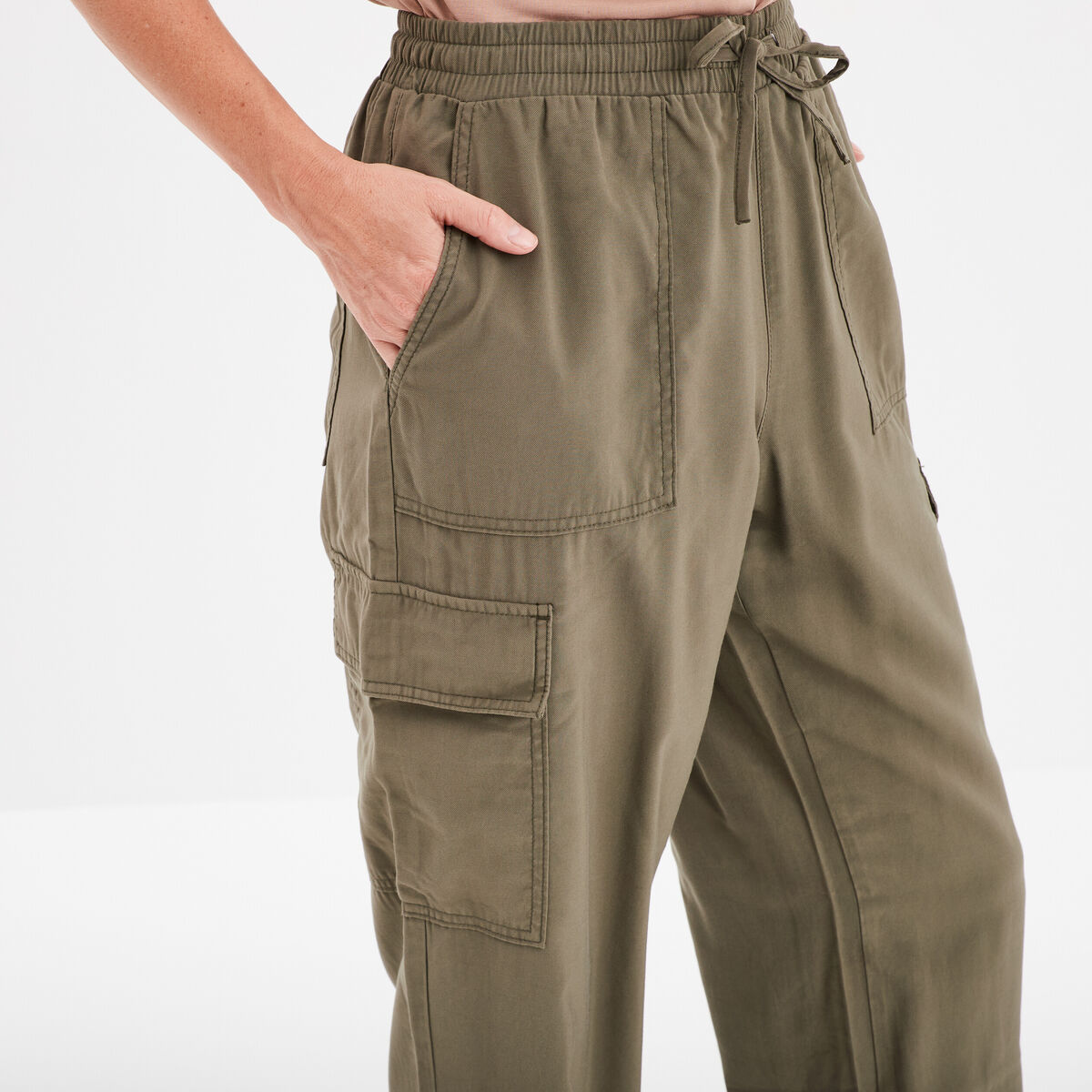 Pantalon regular cargo fluide vert kaki femme