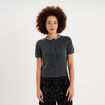 Gilet col rond bijou manches courtes gris fonc&eacute; femme
