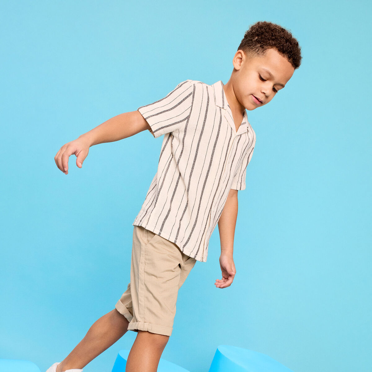 Chemise droite manches courtes coton ivoire gar&ccedil;on