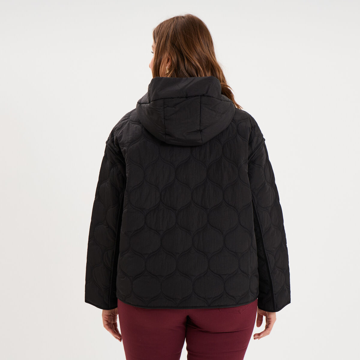 Doudoune courte matelass&eacute;e &agrave; capuche noir femme grande taille