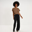 T-shirt gaufr&eacute; col rond manches courtes beige femme
