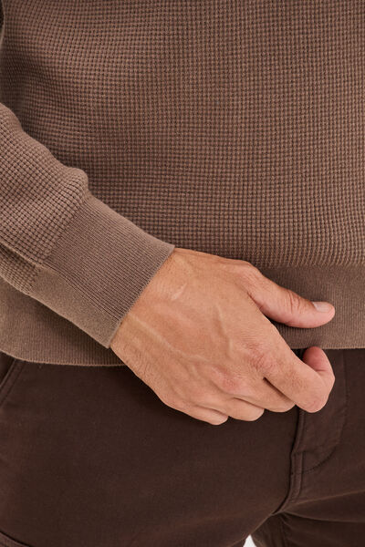 Pull en maille textur&eacute;e col rond gris fonc&eacute; homme