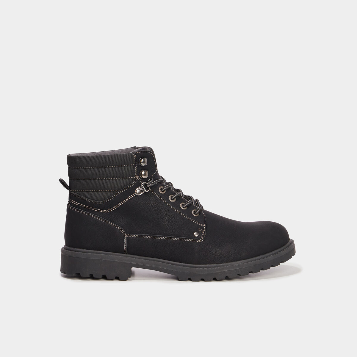 Bottines montantes crant&eacute;es &agrave; lacets noir homme