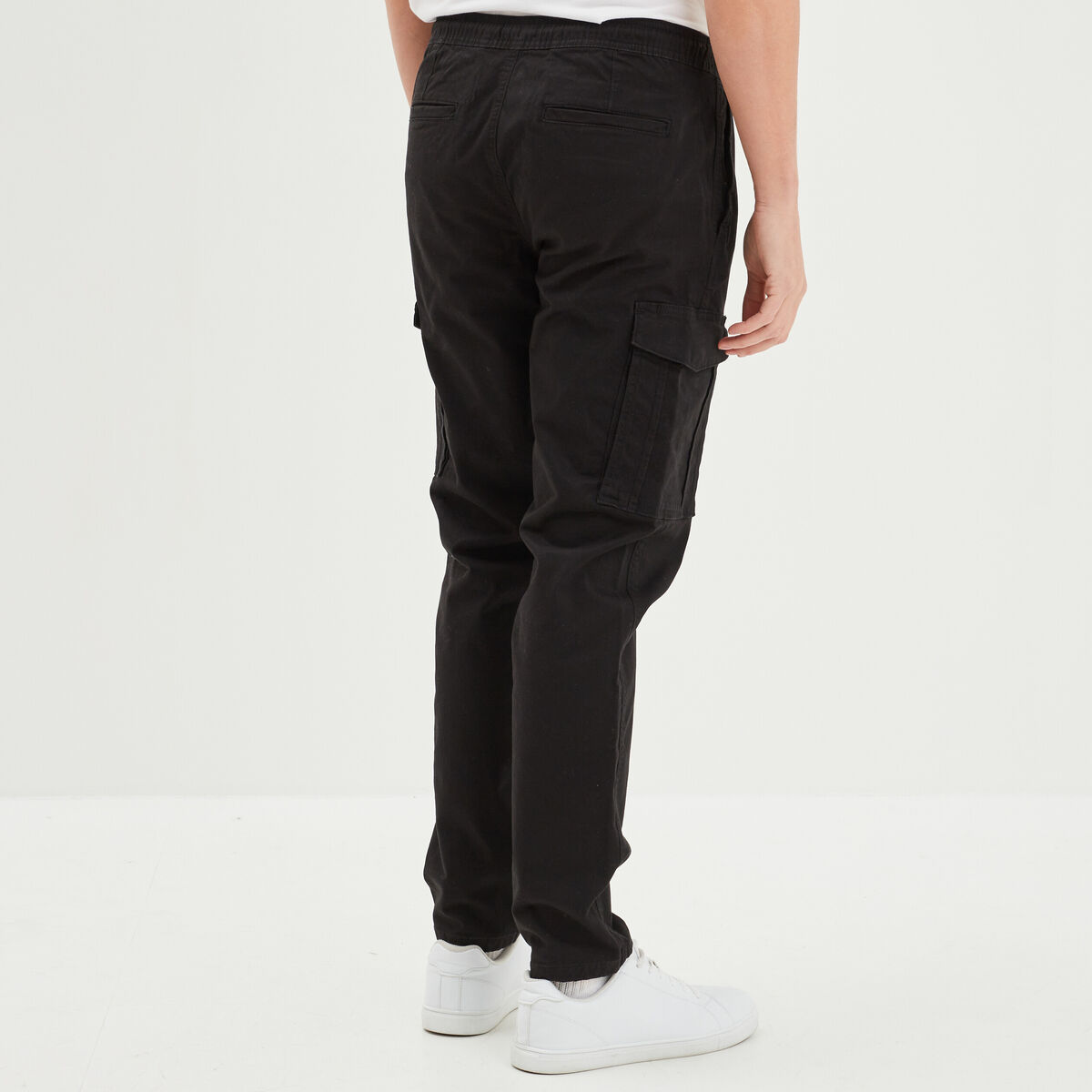 Pantalon cargo taille &eacute;lastiqu&eacute;e noir homme