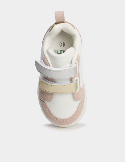 Tennis basses &agrave; scratchs semelle souple blanc b&eacute;b&eacute; fille