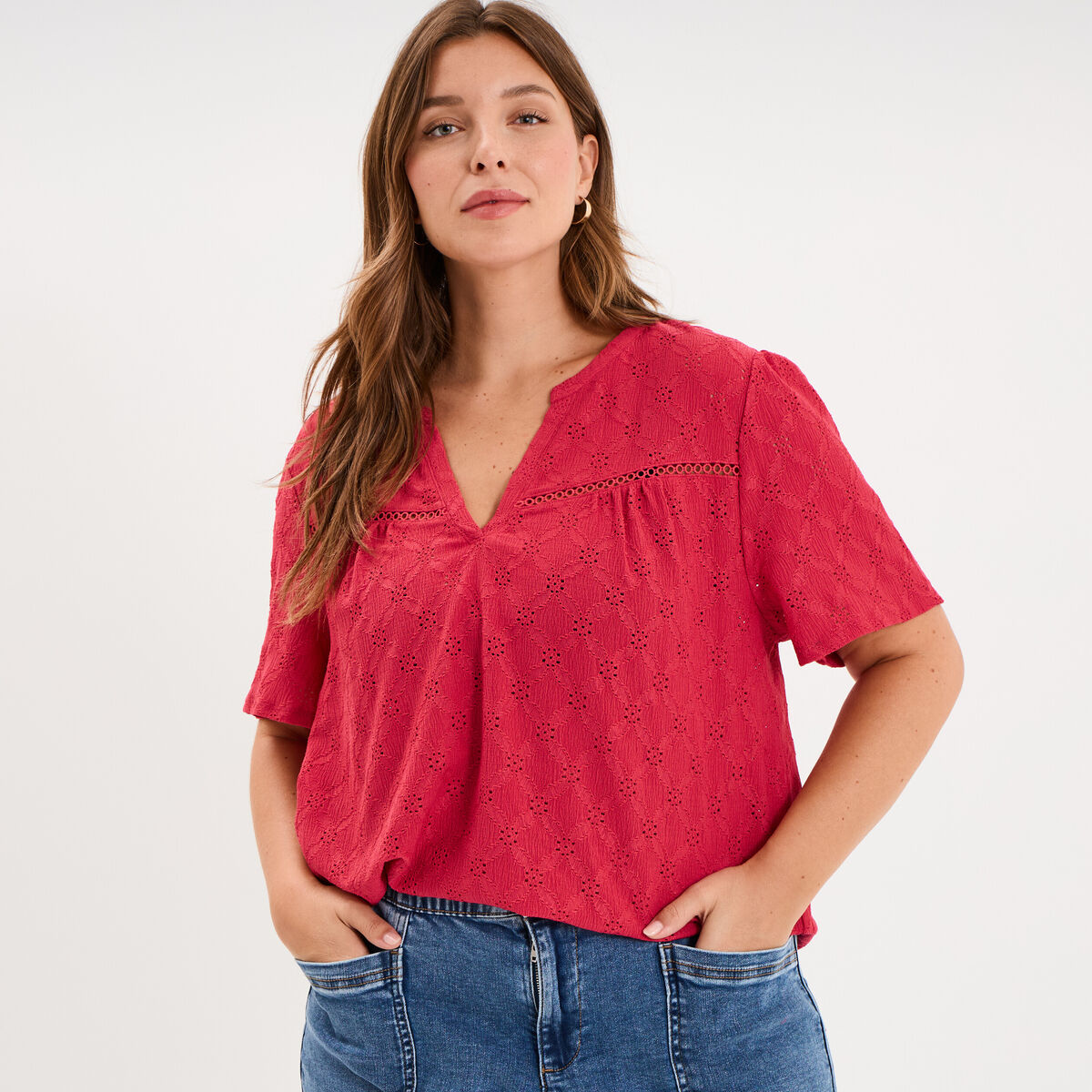 T-shirt broderie anglaise col tunisien rose cerise femme grande taille