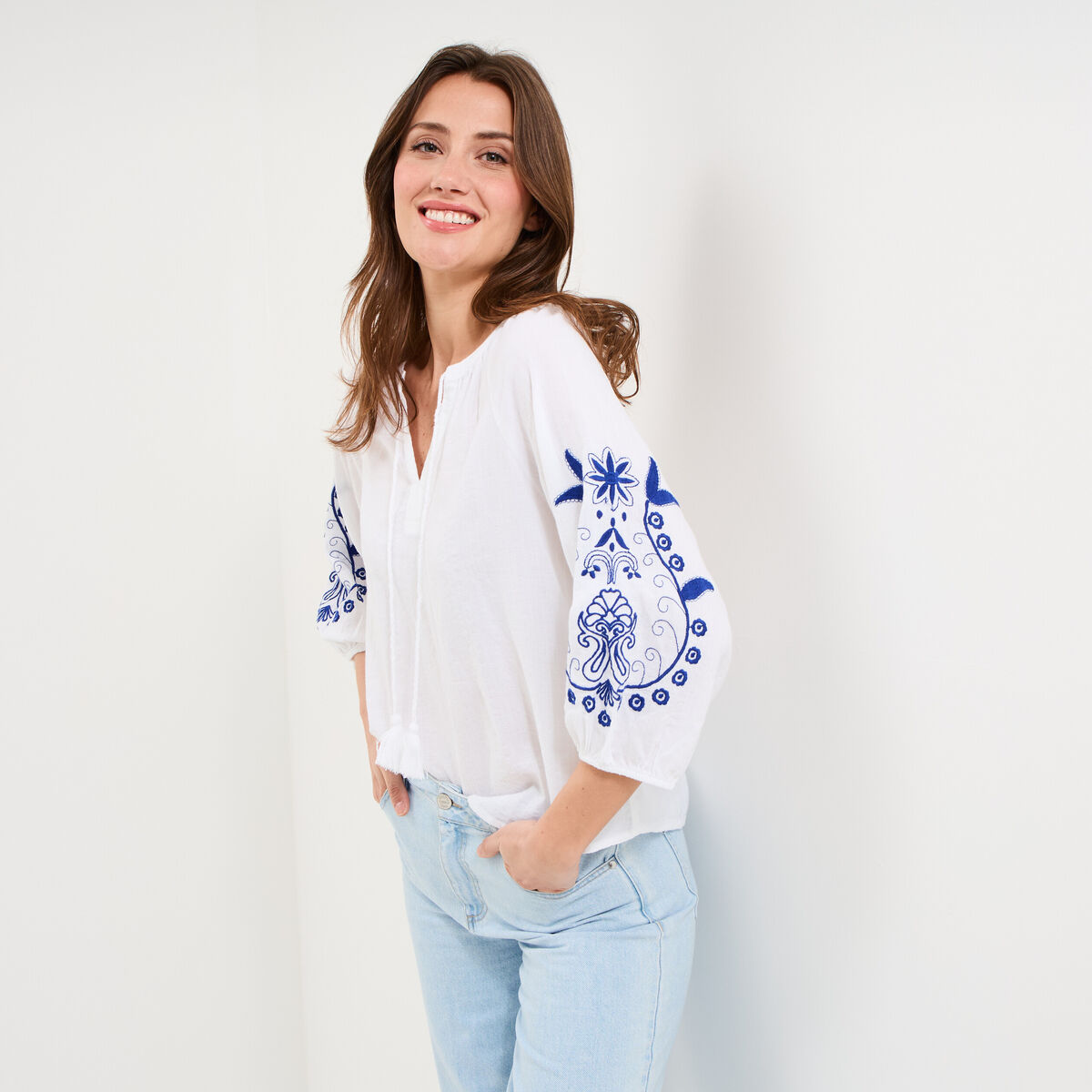 Blouse oversize manches brod&eacute;es coton blanc femme